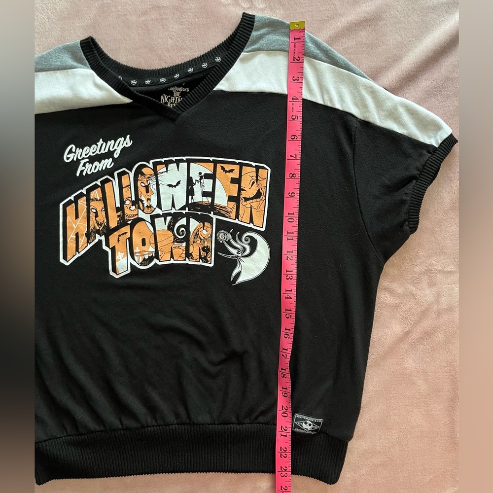 Disneys Halloween Town Short Sleeve V Neck Women’s Sweater Medium - Picture 6 of 9